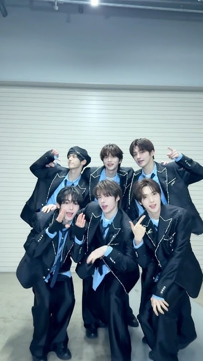 Fan-made special wallpaper for TWS