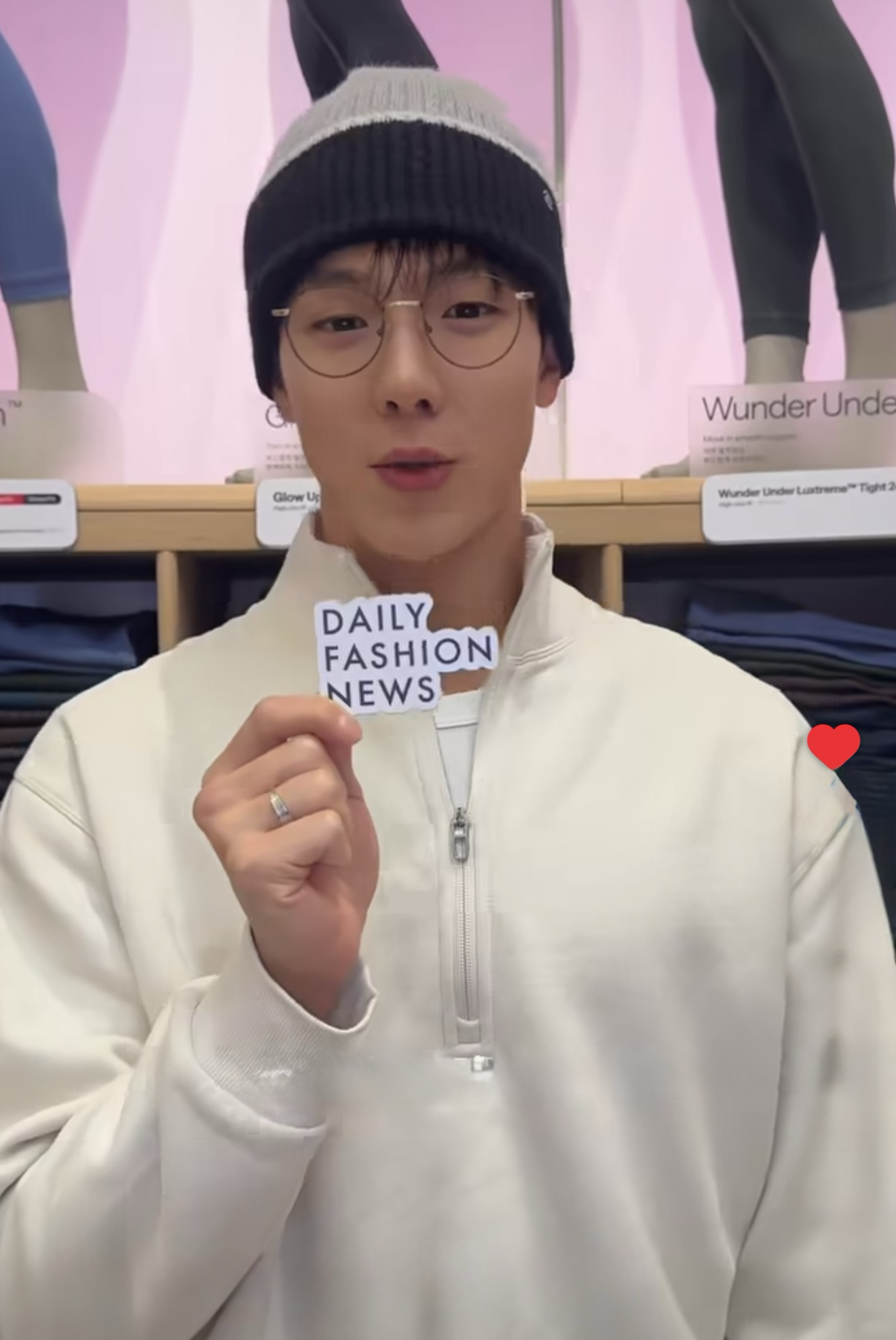 Foto aktivitas terbaru Shownu (MONSTA X)