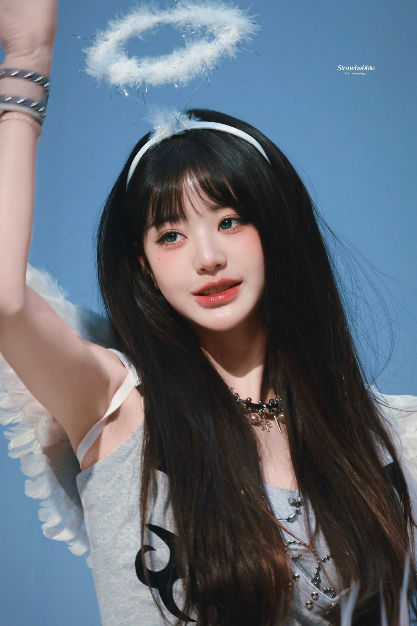 Recent activity shot of Jang Wonyoung (IVE)