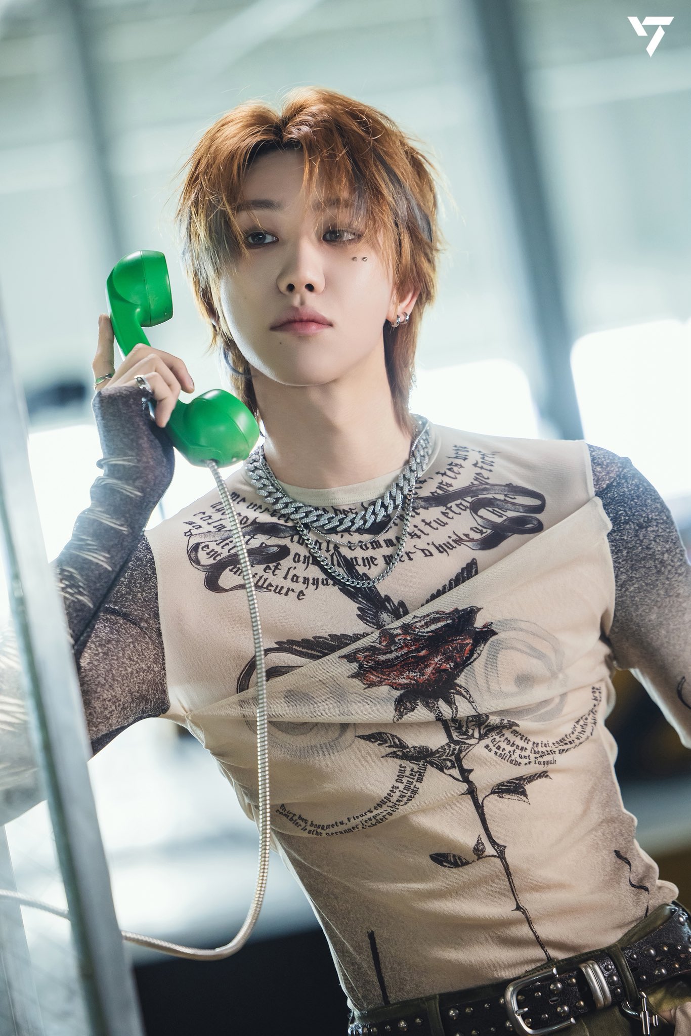 Behind-the-scenes cut of The 8 (SEVENTEEN)