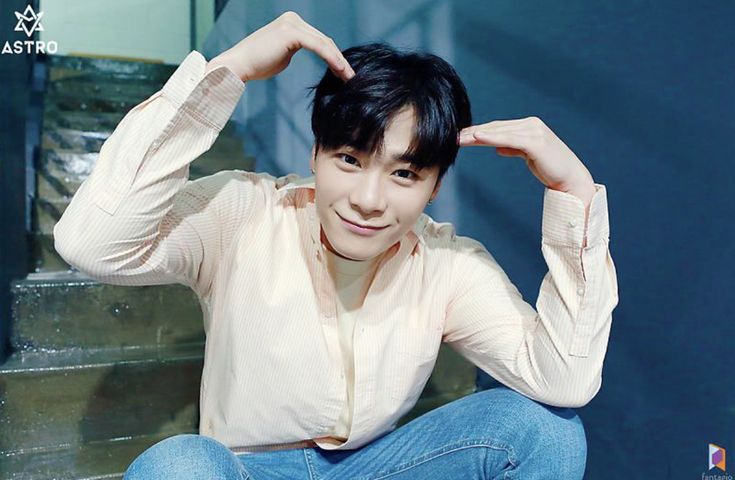 Behind-the-scenes cut of Moonbin (ASTRO)