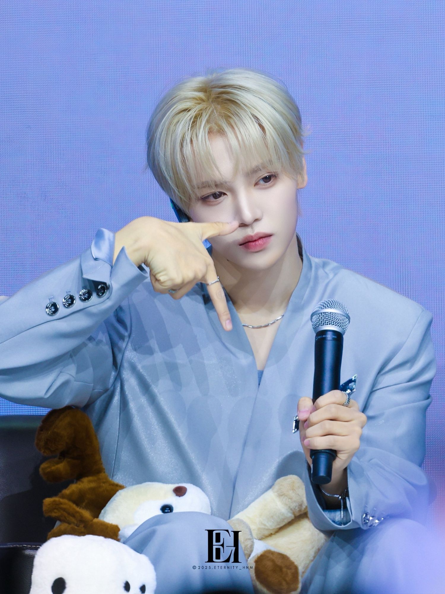 A moment captured by Jang Haneum's fan