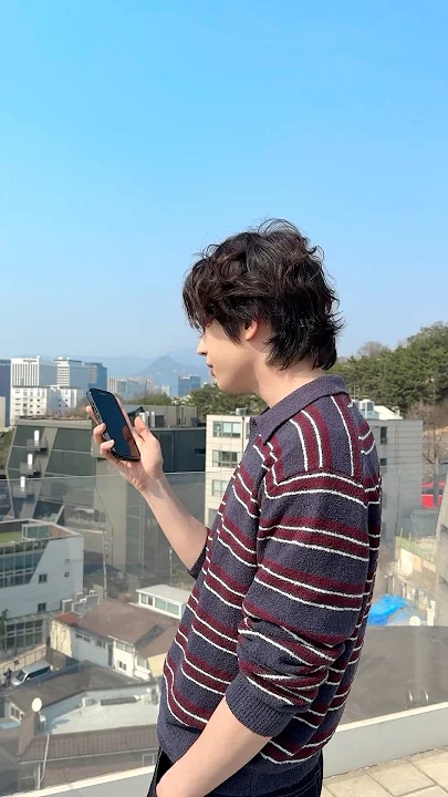 Behind-the-scenes cut of Han Seungwoo