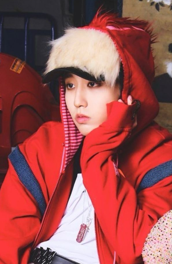 Behind-the-scenes cut of HAN (Stray Kids)