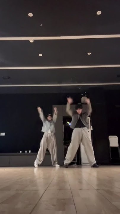 Behind-the-scenes cut of Hanjun (n.SSign)
