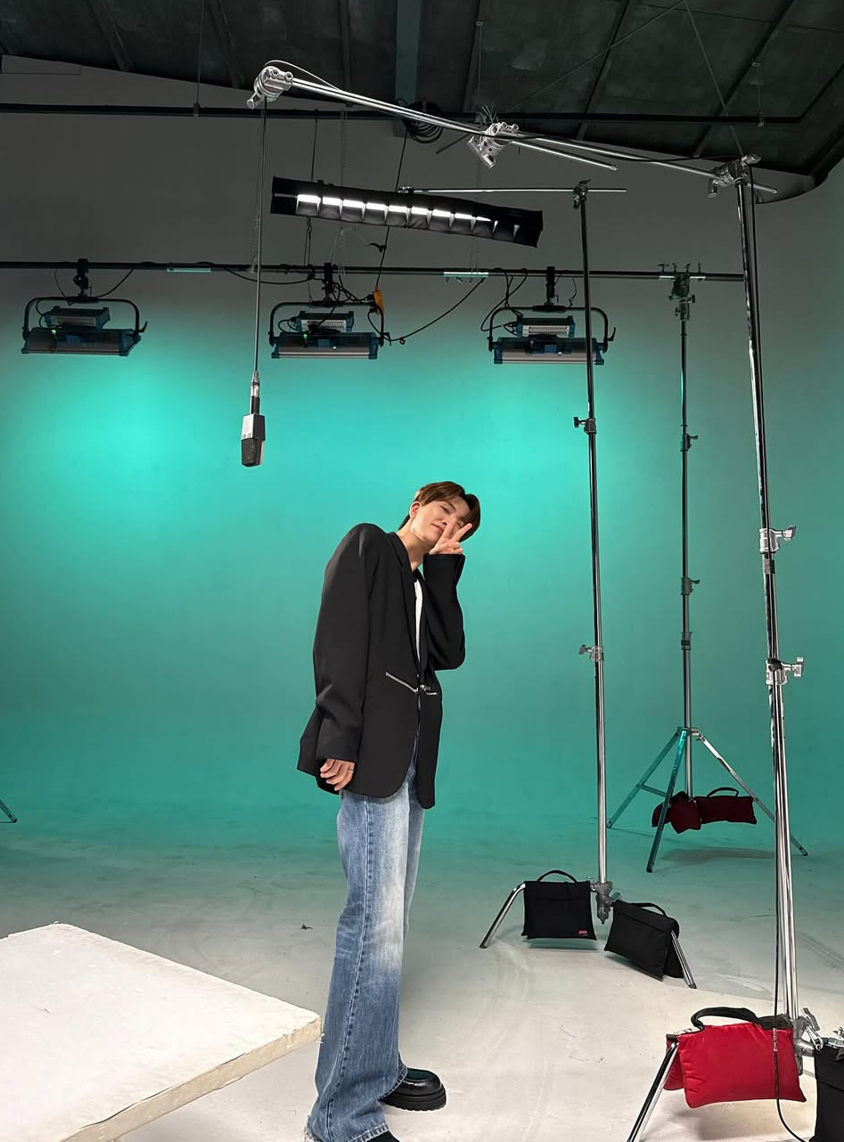 Behind-the-scenes cut of Youngjae (GOT7)