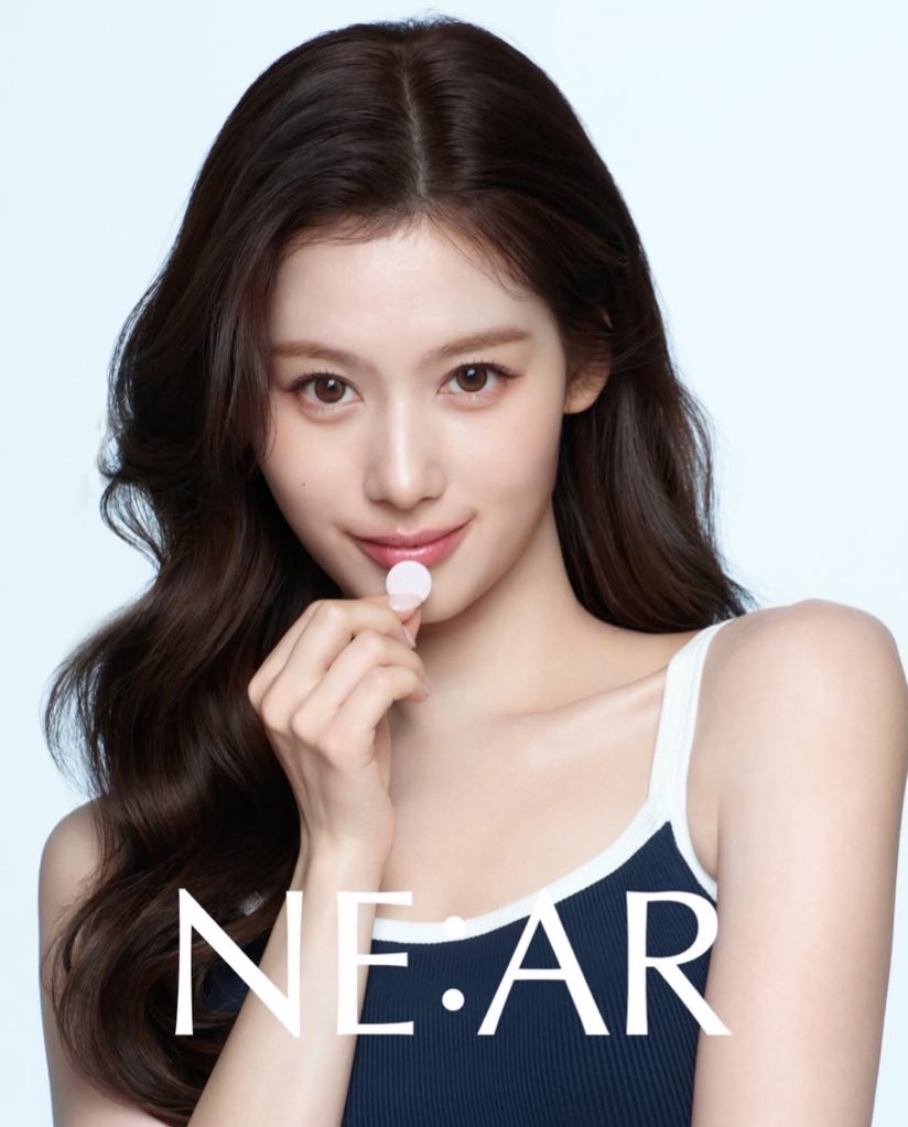 Sana (TWICE)的最新活动照片