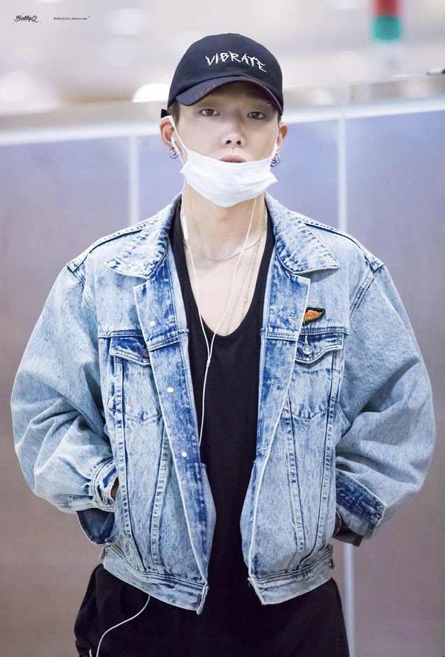 A moment captured by BOBBY (iKON)'s fan