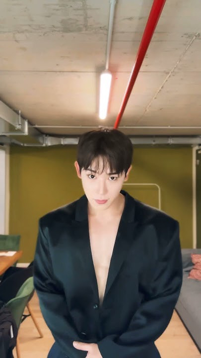 A heartfelt wallpaper shared by Wonho's fans