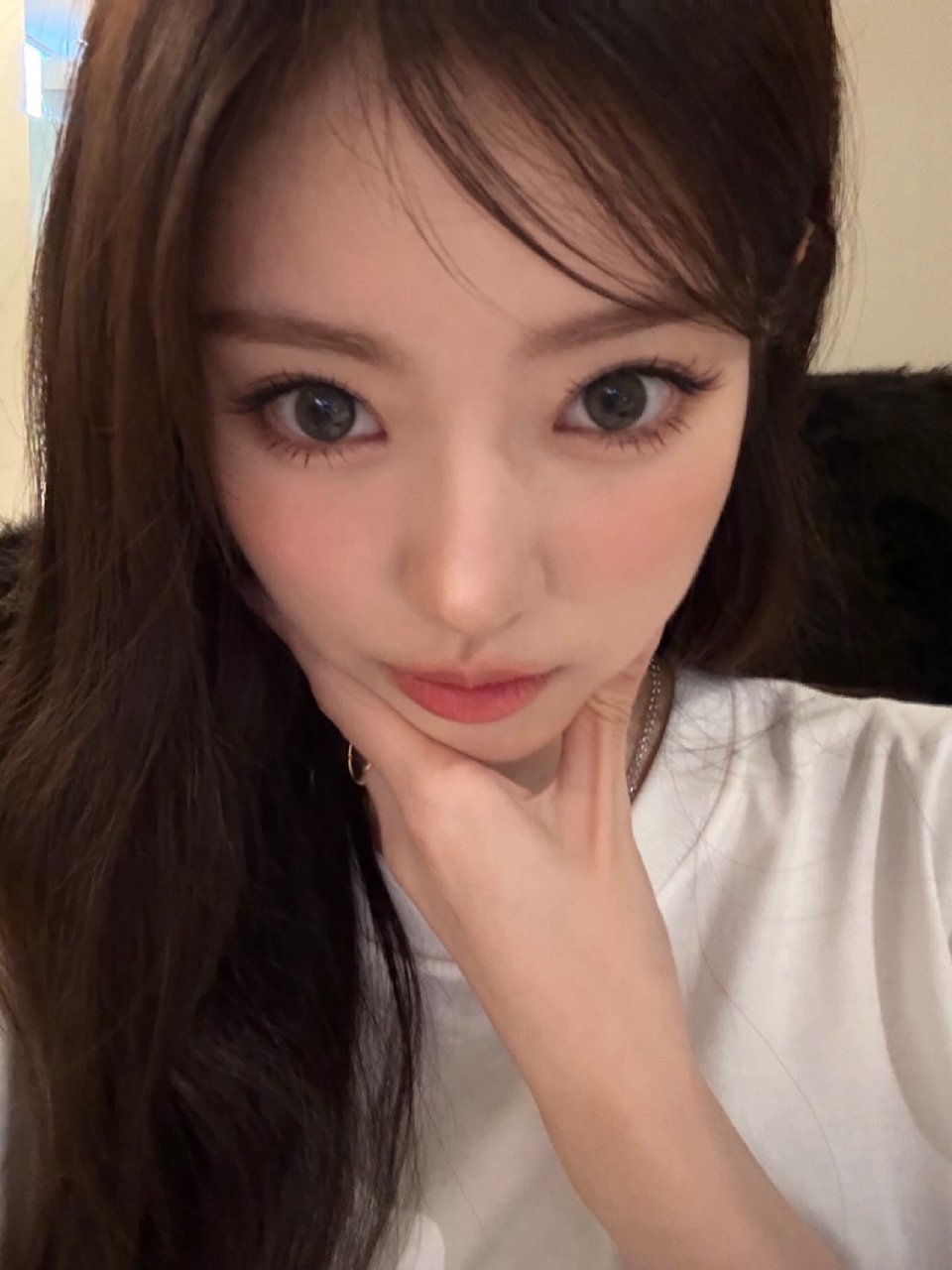 Recent activity shot of Anna (MEOVV)