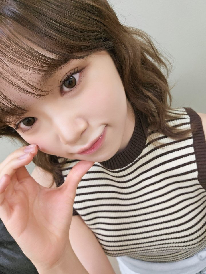 Latest photo of Kim Chaewon (LE SSERAFIM)