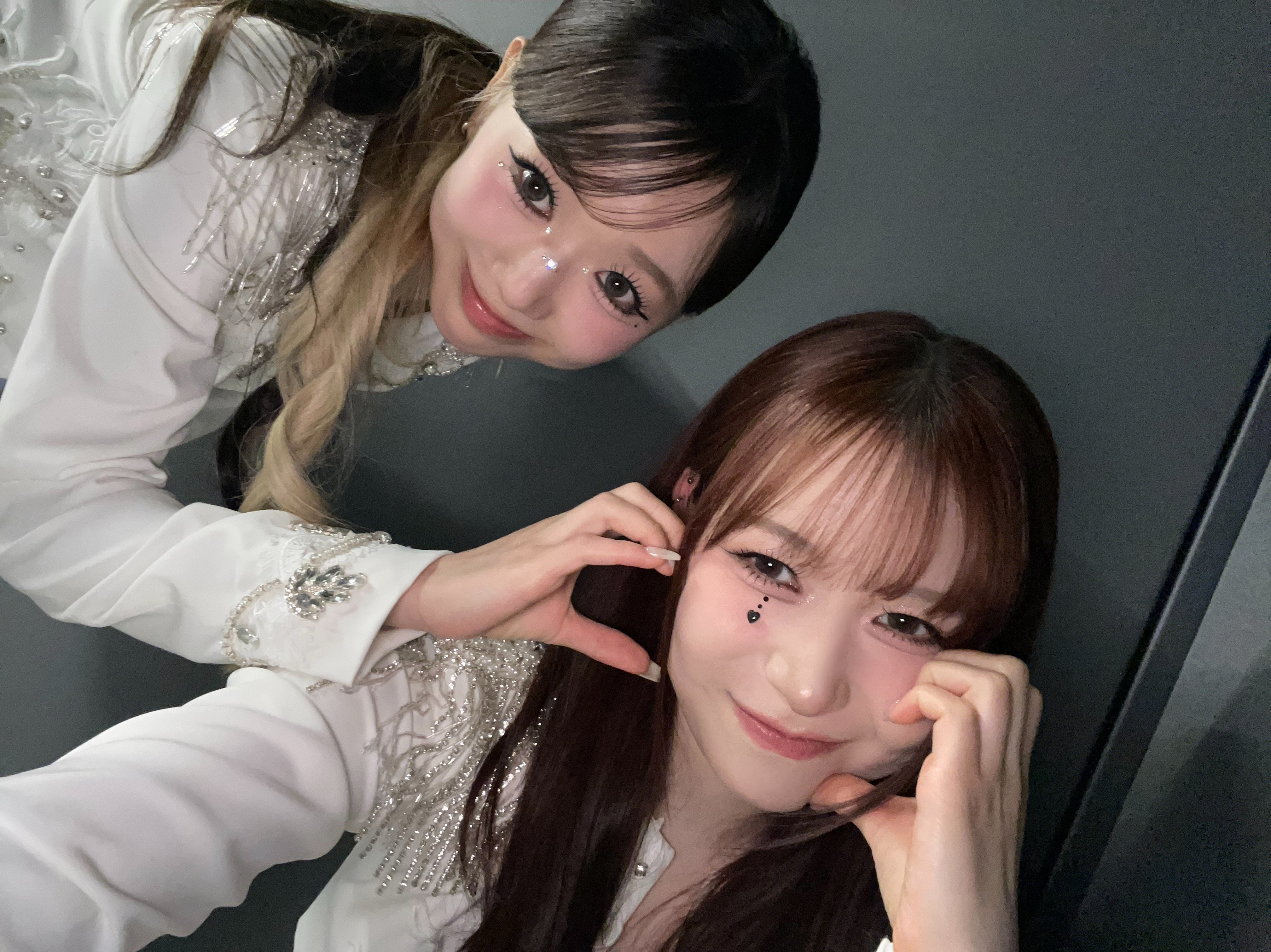 Behind-the-scenes cut of Kasahara Momona (ME:I)