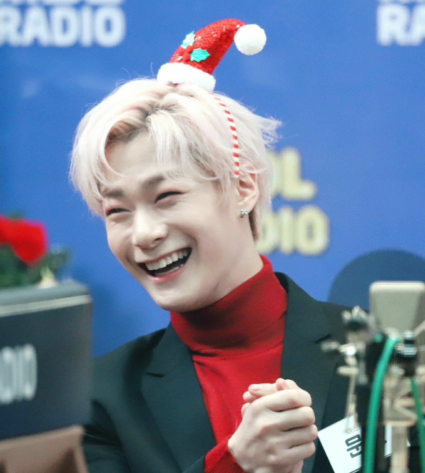 Latest photo of Moonbin (ASTRO)