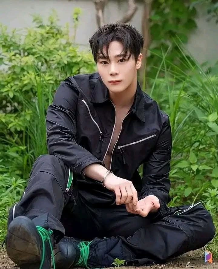 A moment captured by Moonbin (ASTRO)'s fan