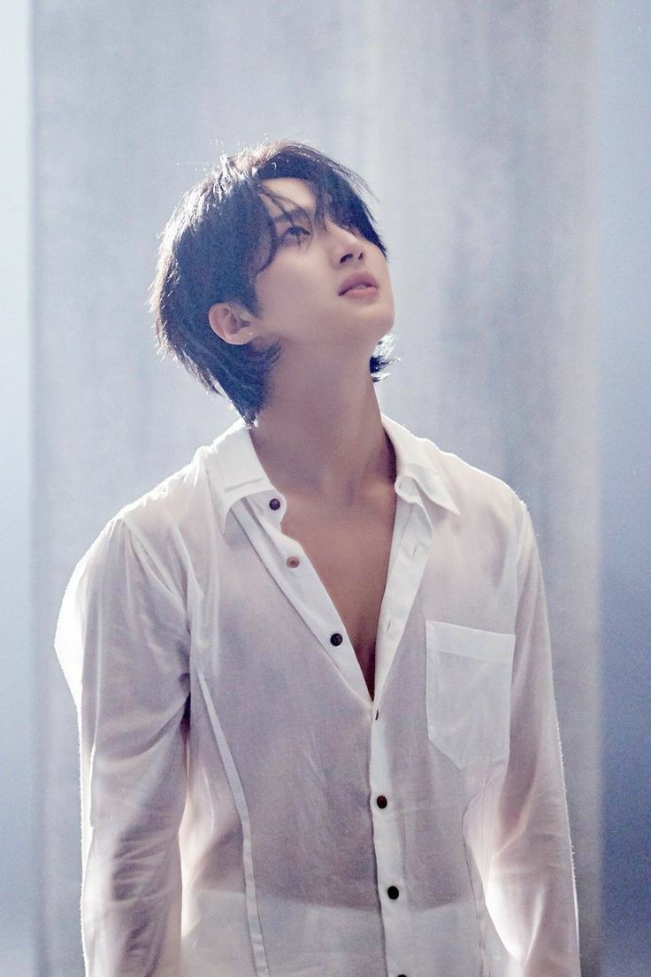 Momen yang diabadikan oleh penggemar Hui (PENTAGON)