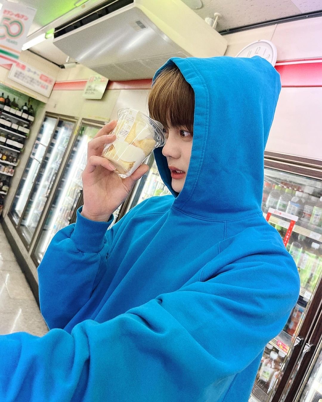 Behind-the-scenes cut of Kim Gyuvin (ZEROBASEONE)