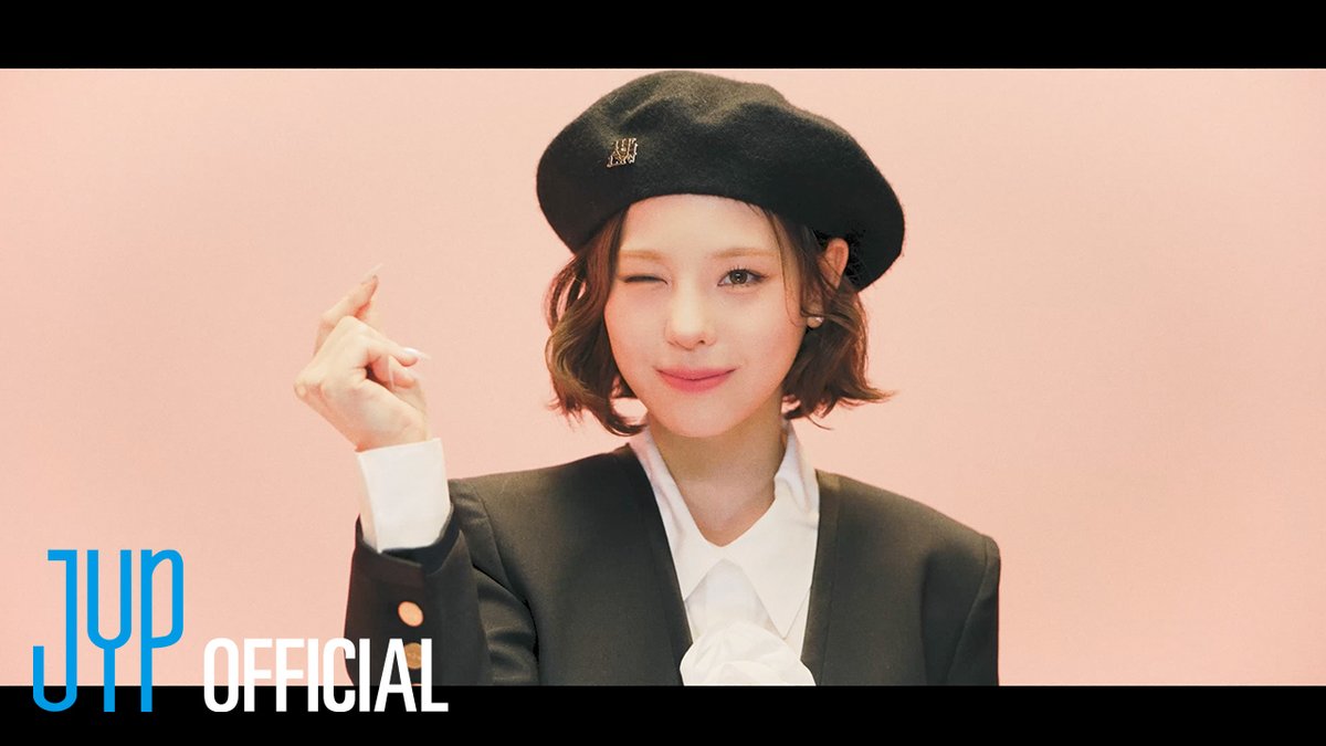 Behind-the-scenes cut of NiziU