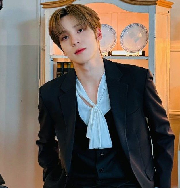 Behind-the-scenes cut of Yunho (ATEEZ)