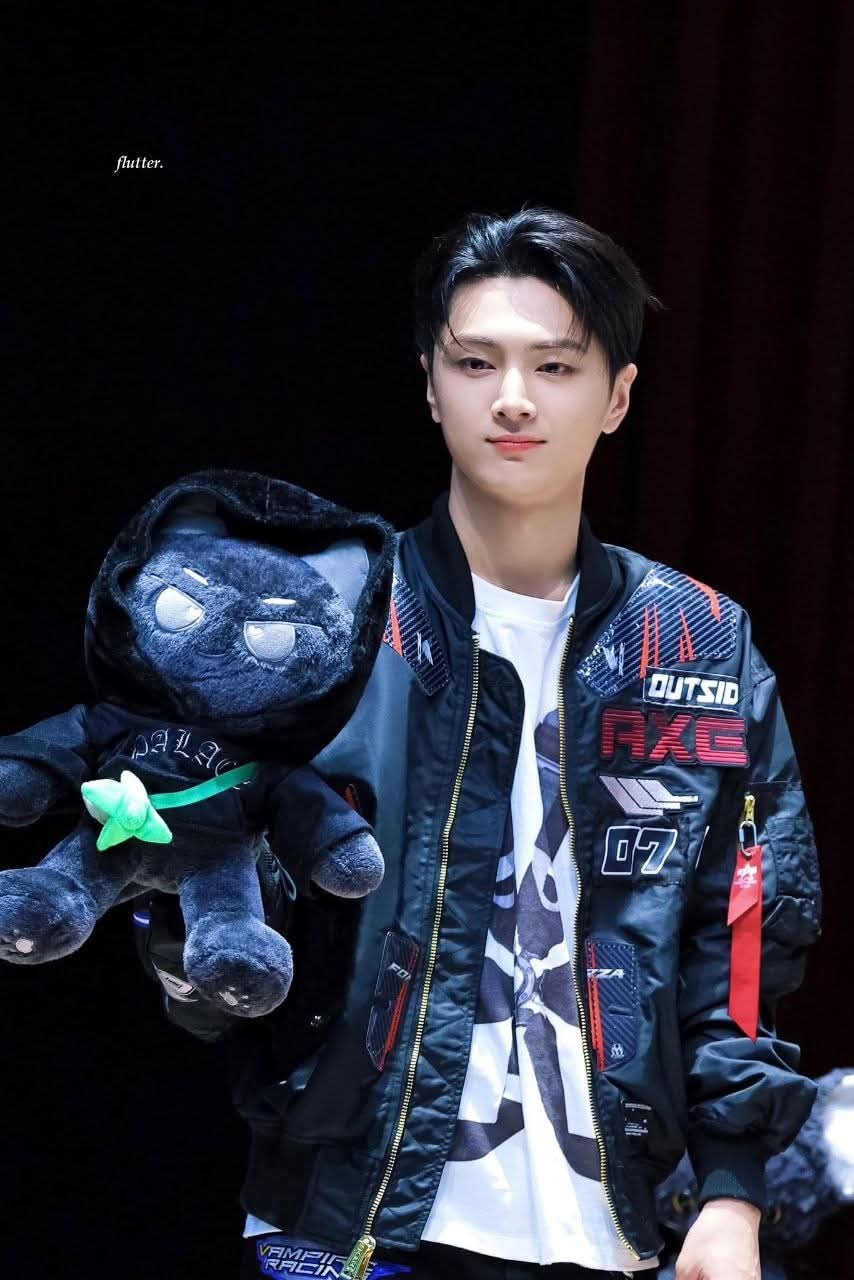 Latest photo of Jay (ENHYPEN)