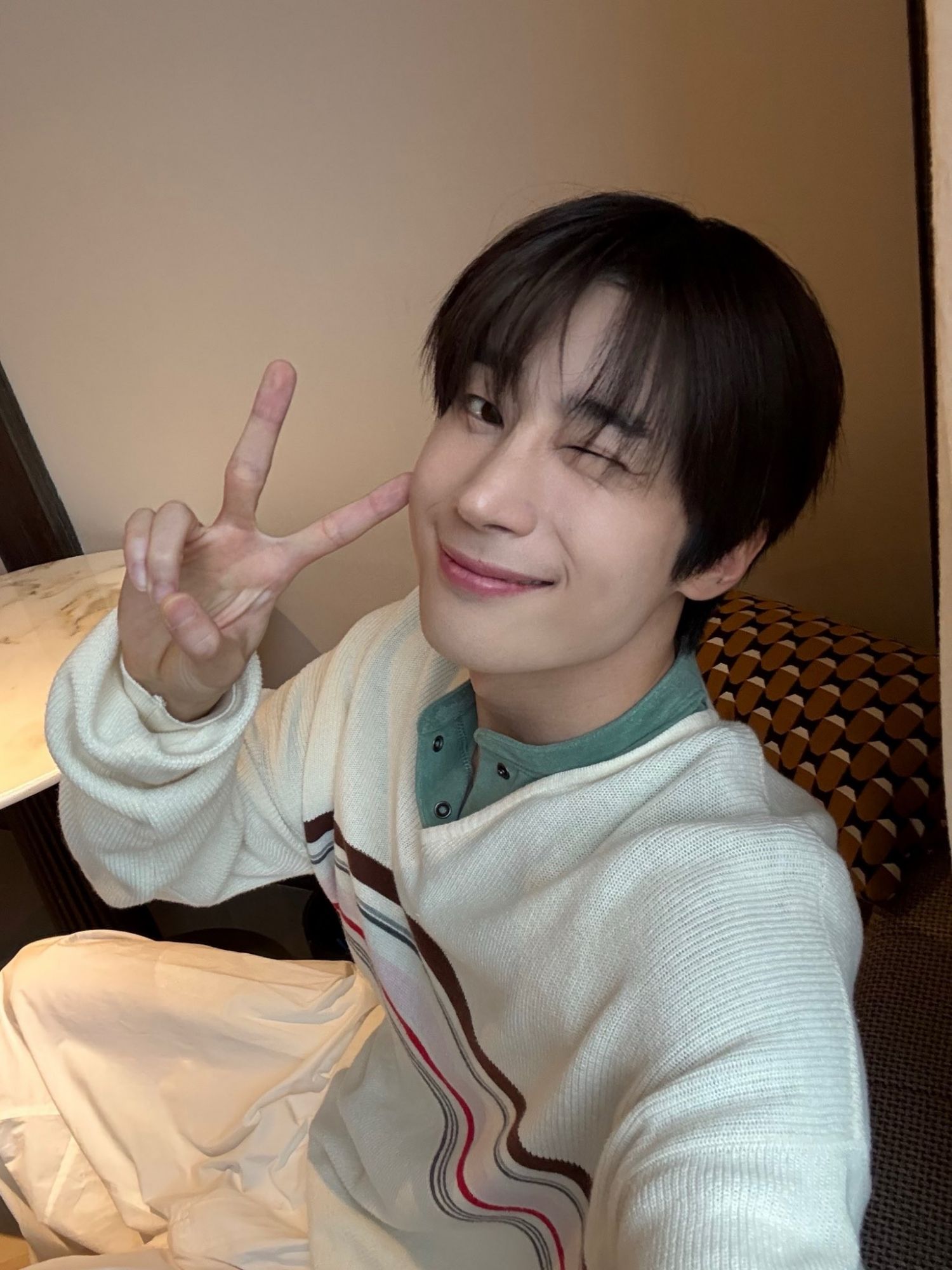 Behind-the-scenes cut of Han Seungwoo