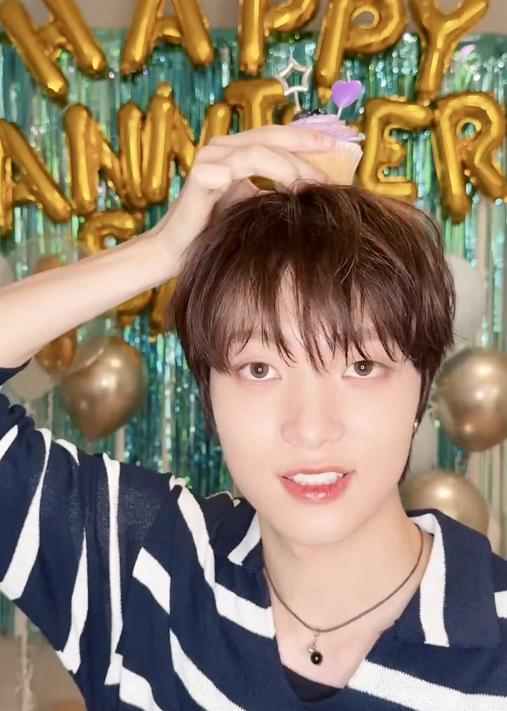 Behind-the-scenes cut of EJ (&TEAM)