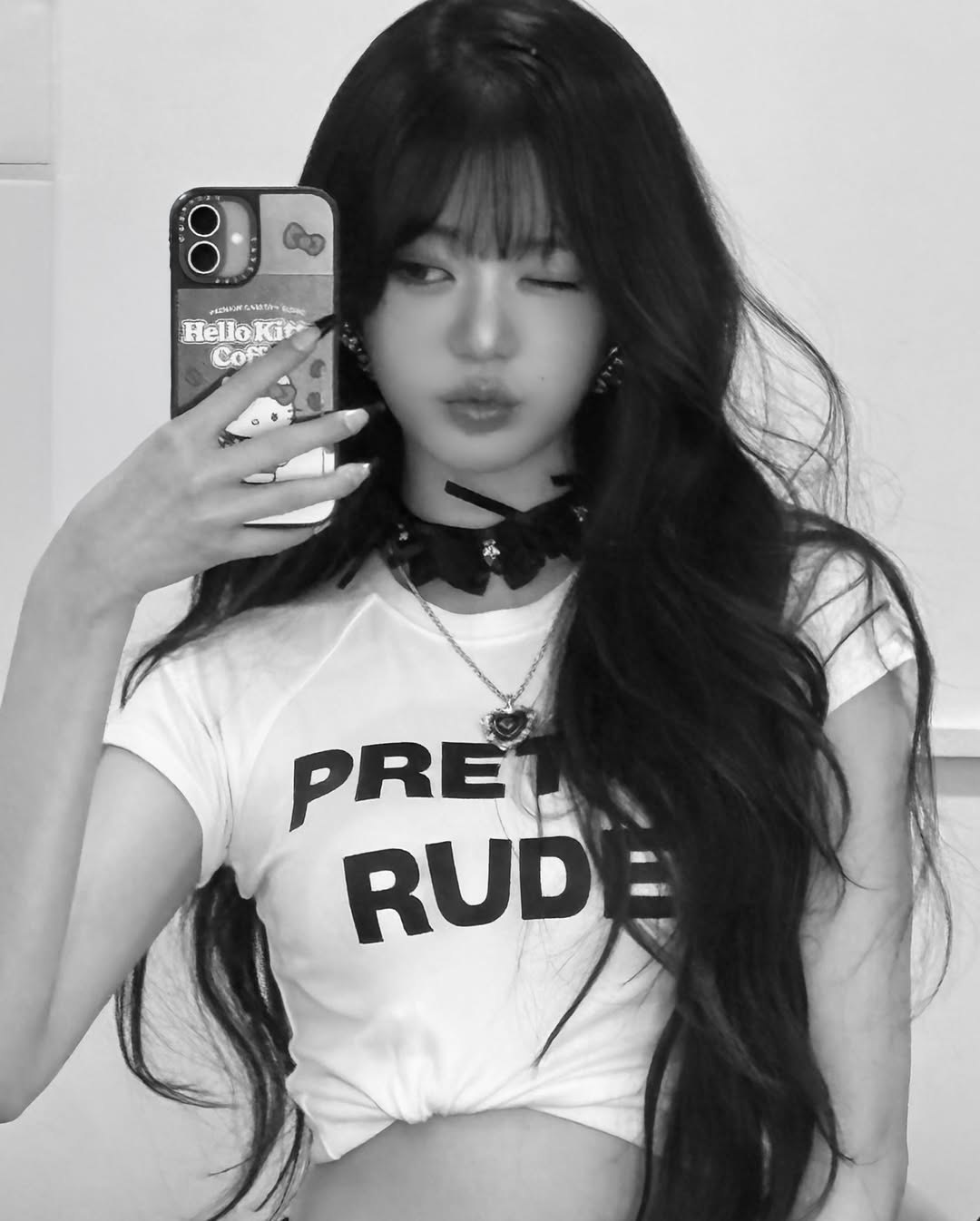 Recent activity shot of Jang Wonyoung (IVE)