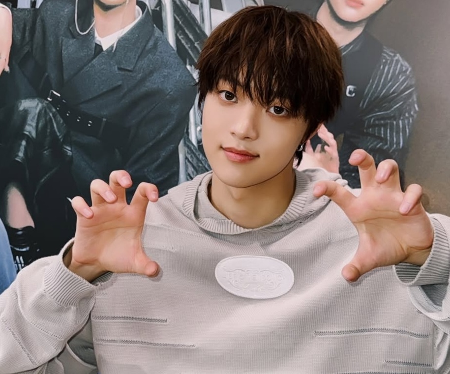Latest photo of EJ (&TEAM)