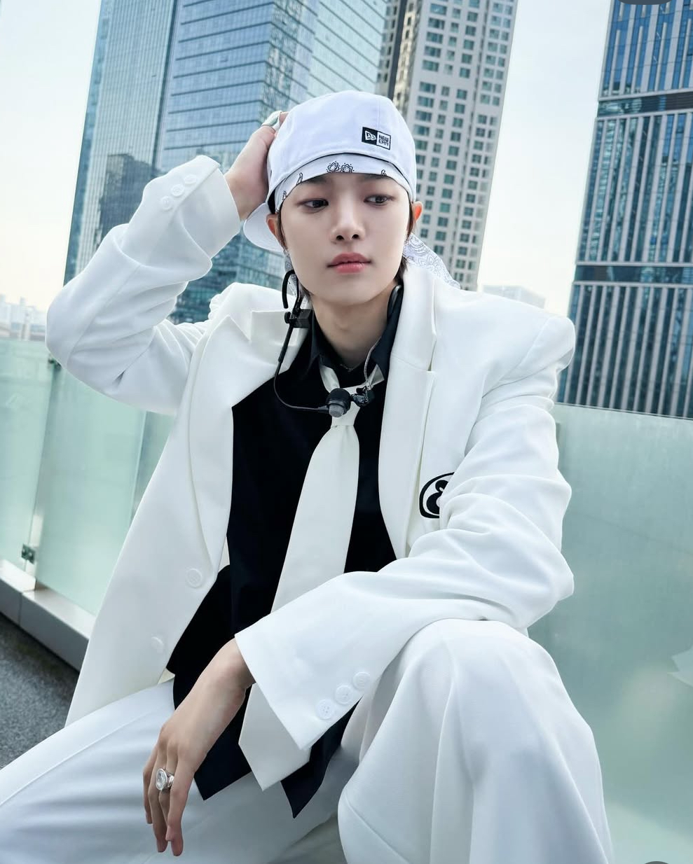 Latest photo of EJ (&TEAM)