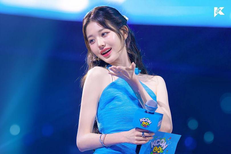 Behind-the-scenes cut of Jang Wonyoung (IVE)