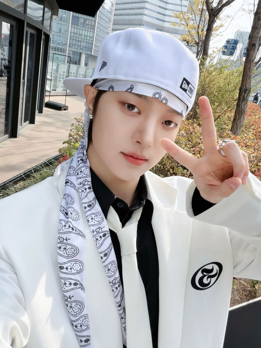 Latest photo of &TEAM