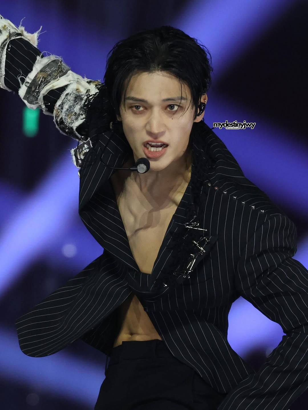 Behind-the-scenes cut of Wooyoung (ATEEZ)