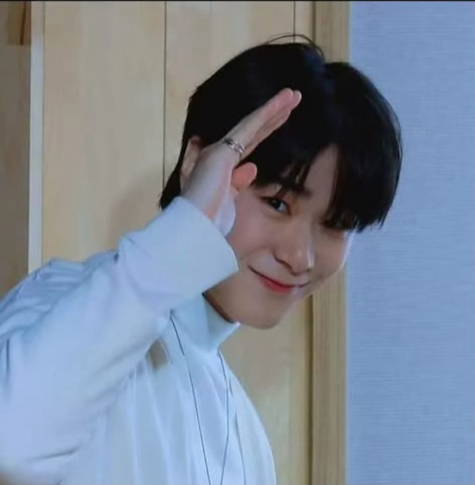 A moment captured by Moonbin (ASTRO)'s fan