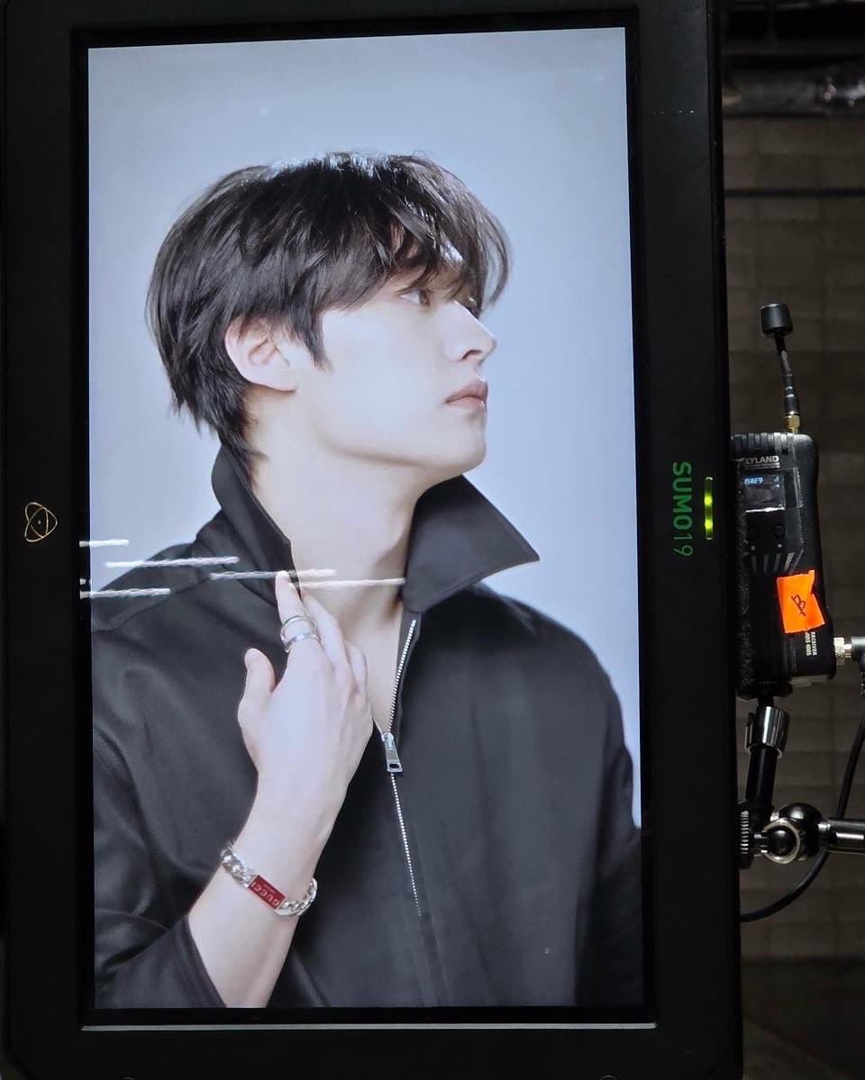 Behind-the-scenes cut of Lee Know (Stray Kids)