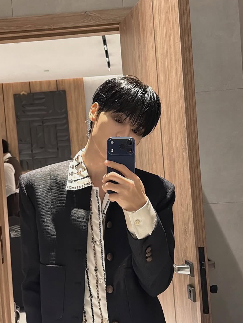 友榮 (ATEEZ)的最新照片