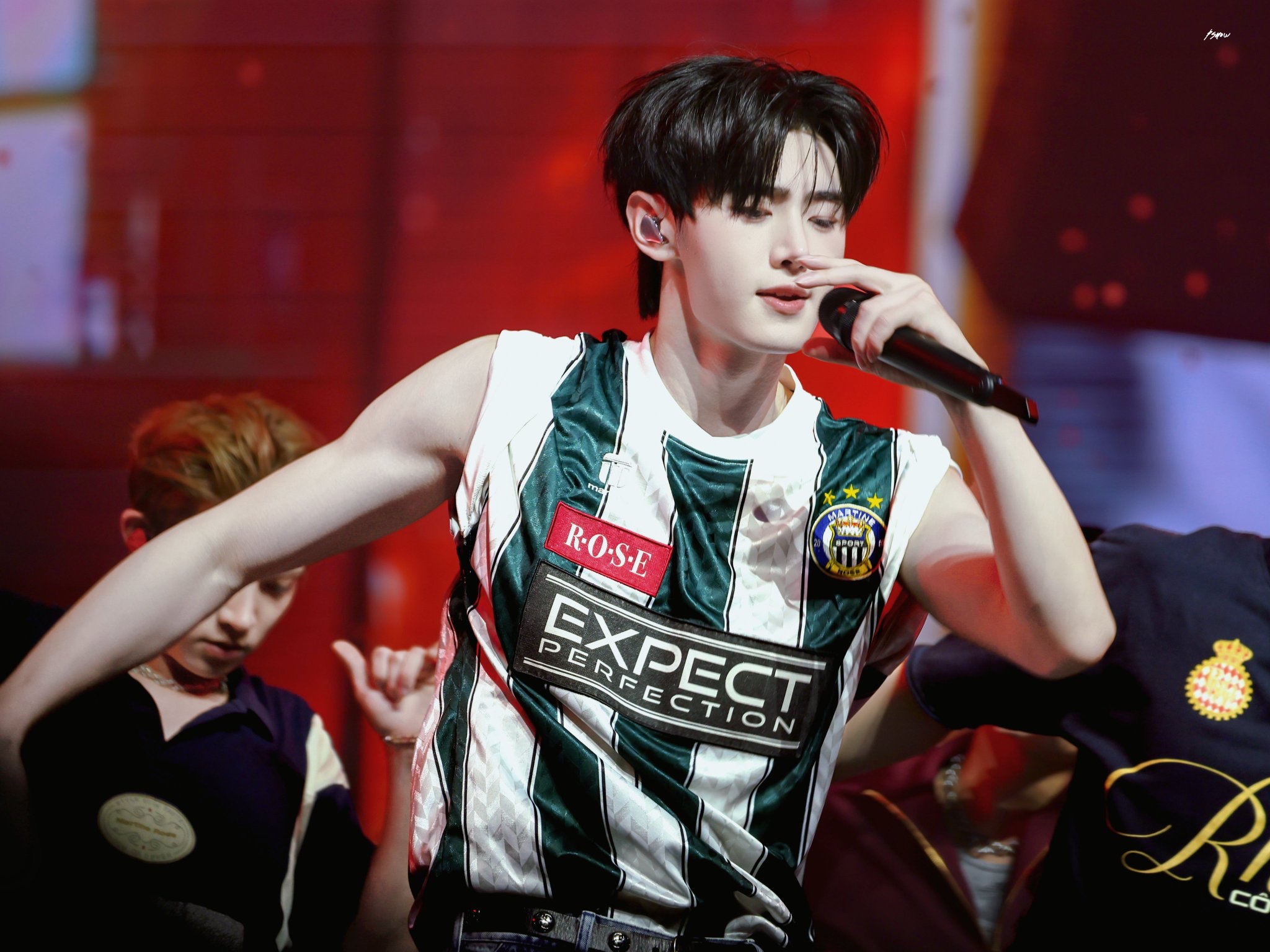 Foto aktivitas terbaru Sunghoon (ENHYPEN)