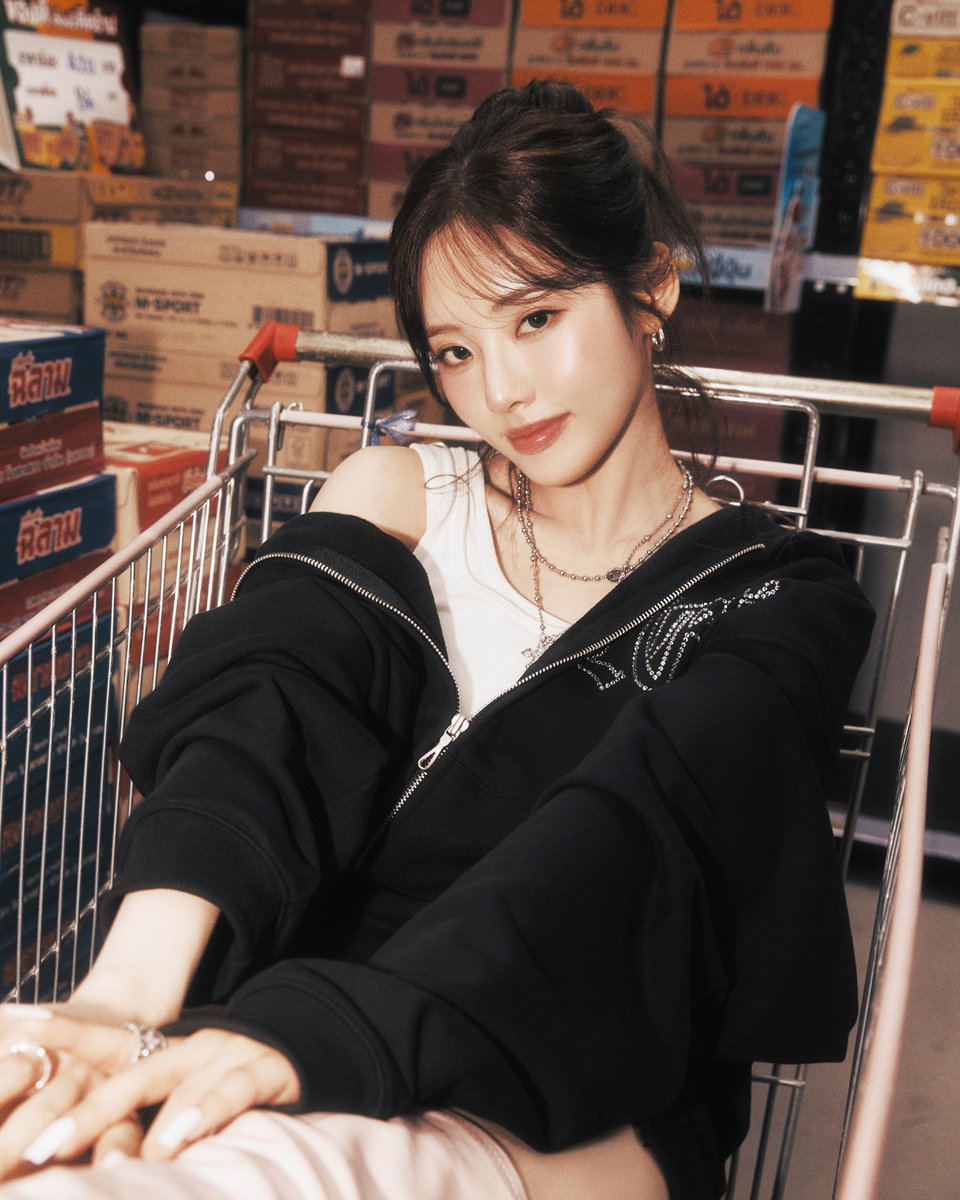 A moment captured by fromis (9)'s fan