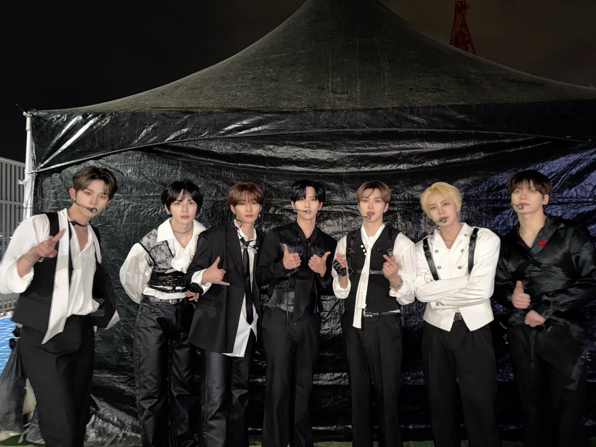 A moment captured by EPEX's fan