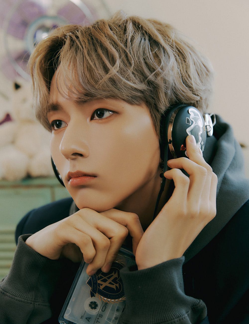 A moment captured by Xdinary Heroes's fan