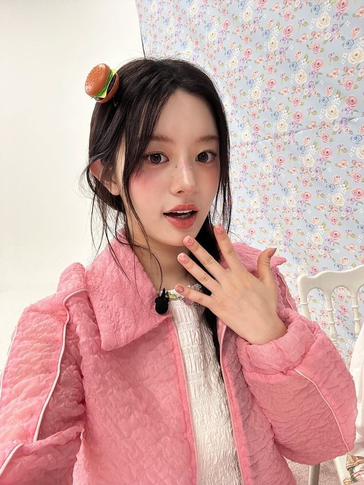 Latest photo of Minju (ILLIT)