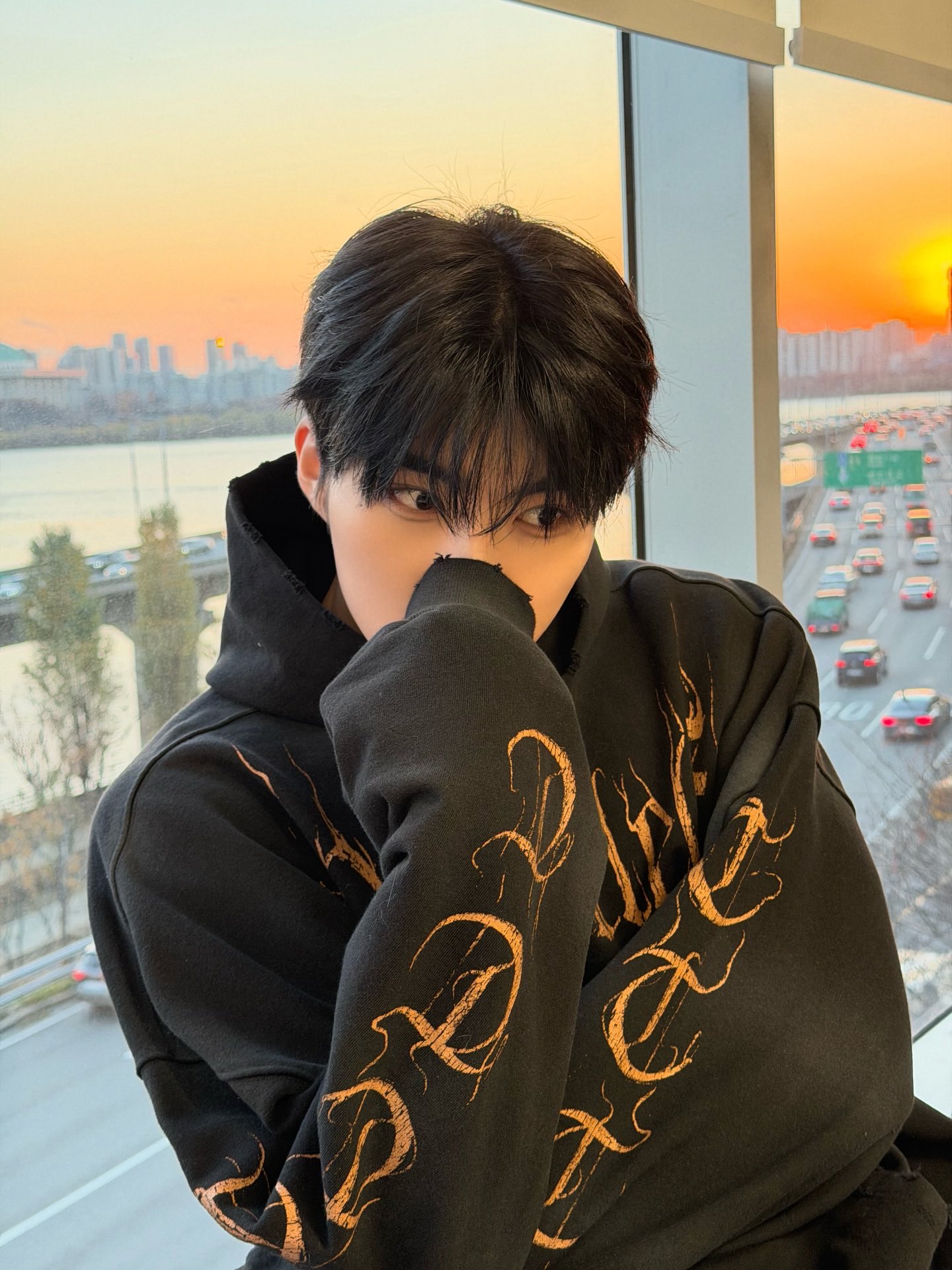 Behind-the-scenes cut of Park Gunwook (ZEROBASEONE)