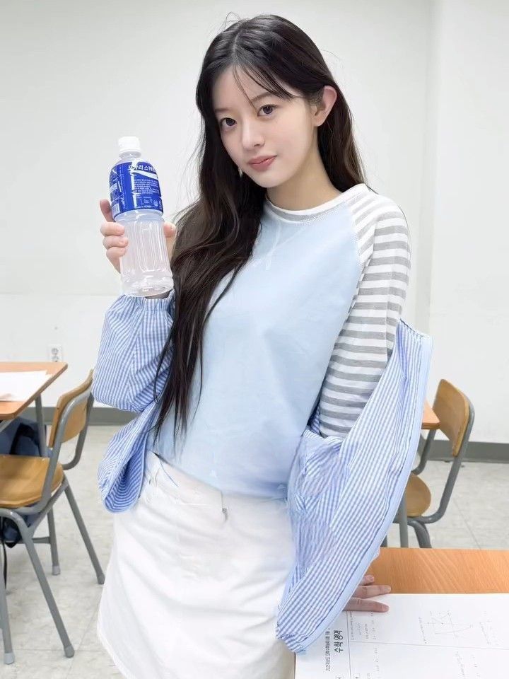Latest photo of Minju (ILLIT)