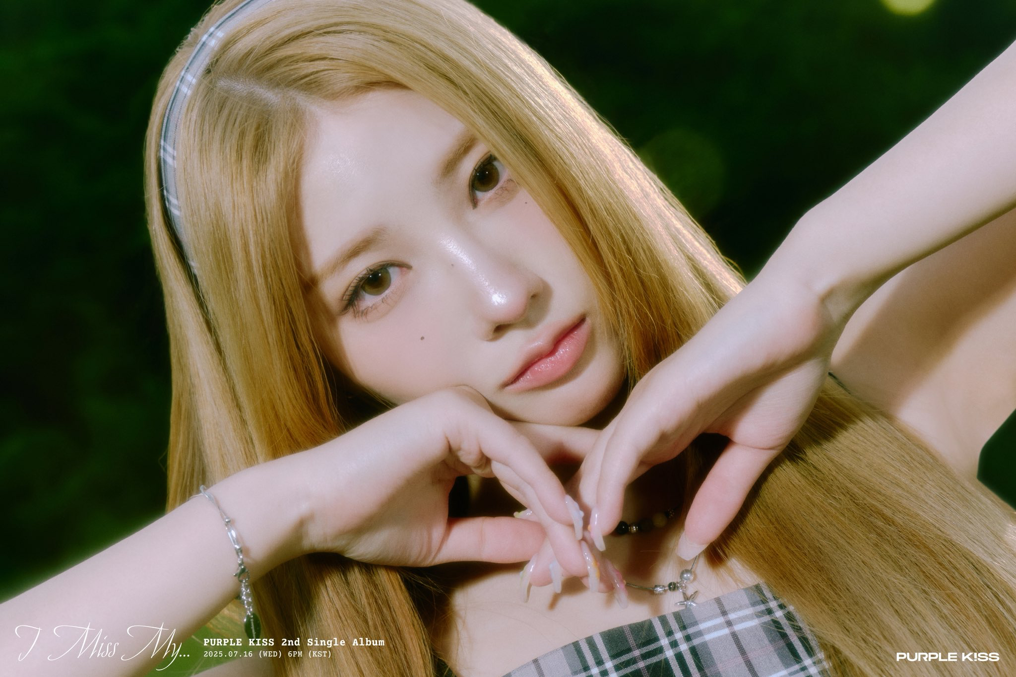 Behind-the-scenes cut of PURPLE K!SS