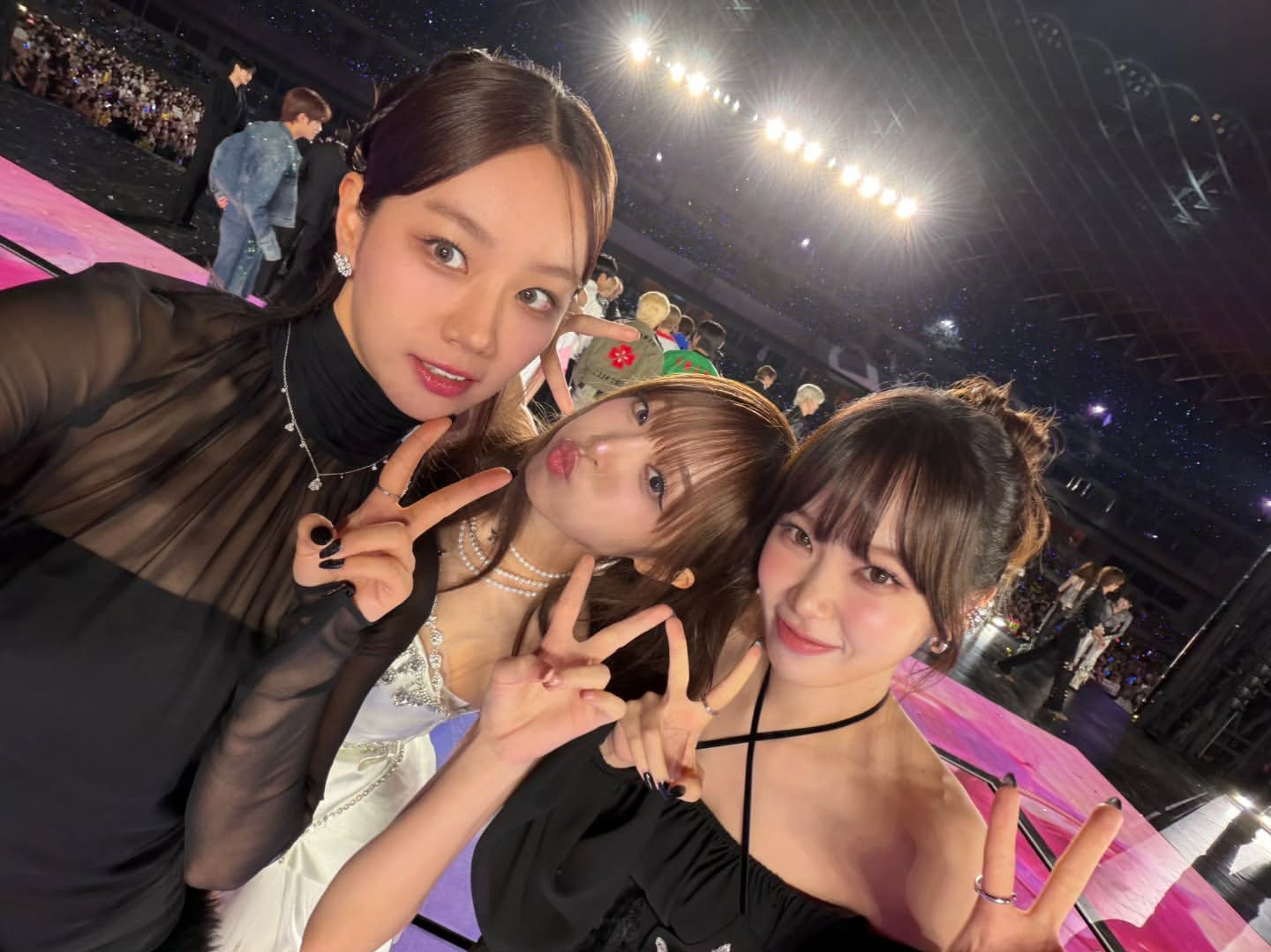 A moment captured by Kim Chaewon (LE SSERAFIM)'s fan