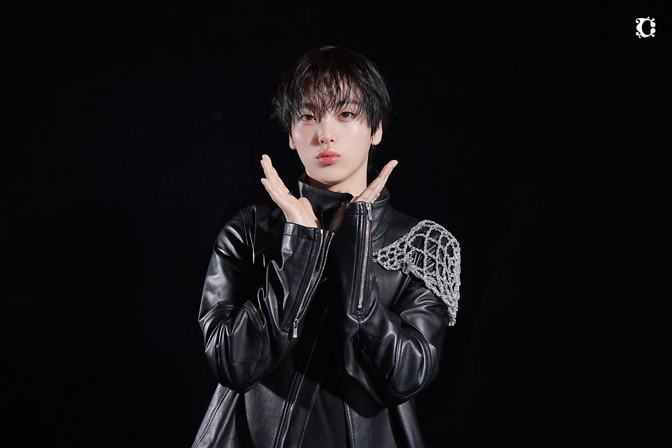 Recent activity shot of Hyeongjun (CRAVITY)
