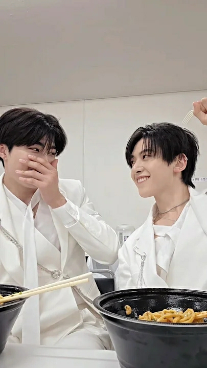 朴干旭 (ZEROBASEONE)粉丝拍下的瞬间