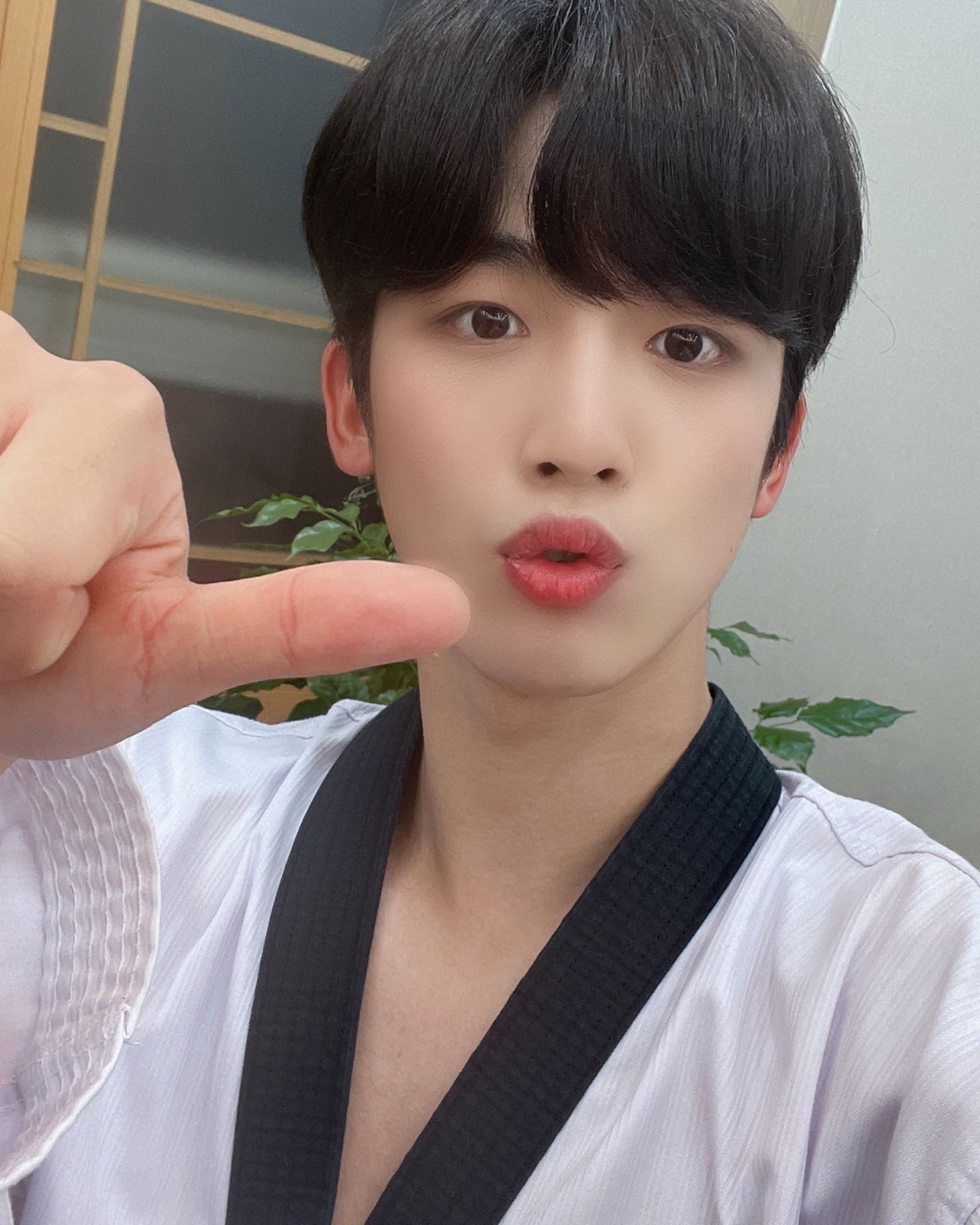 Potret di balik layar Kim Yohan (WEi)