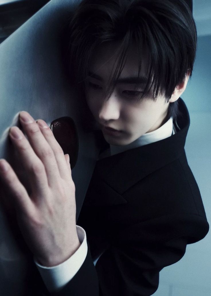 Latest photo of Sunghoon (ENHYPEN)