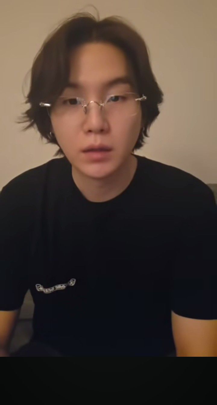 SUGA (BTS)の舞台裏ショット