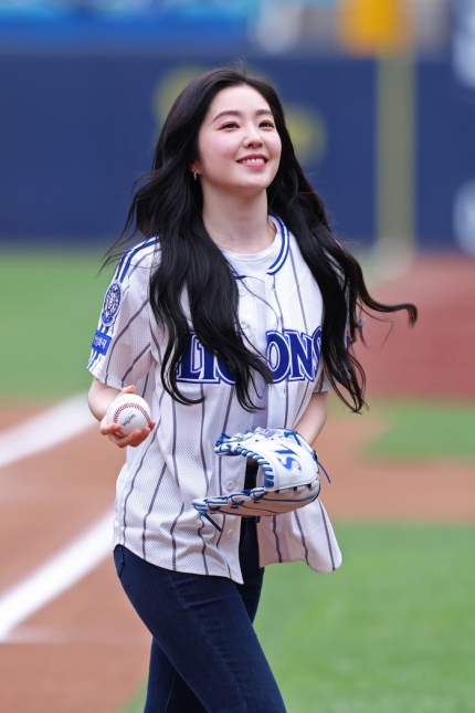 Behind-the-scenes cut of Irene (Red Velvet)