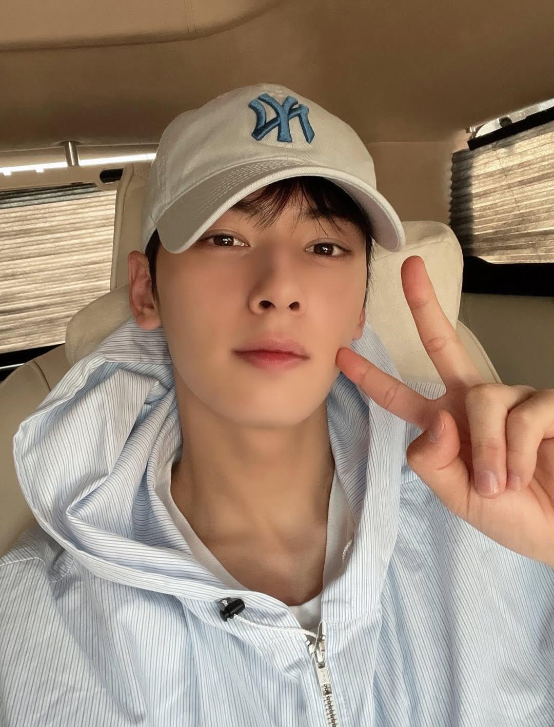 A moment captured by Eunwoo (ASTRO)'s fan